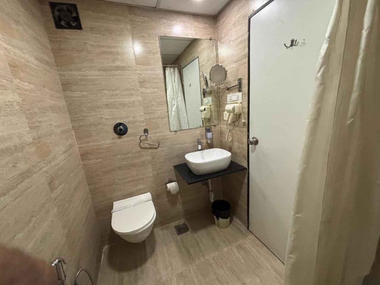 Hotel Grace Galaxy Mumbai Eksteriør bilde