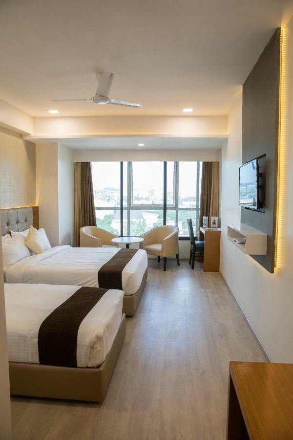 Hotel Grace Galaxy Mumbai Eksteriør bilde